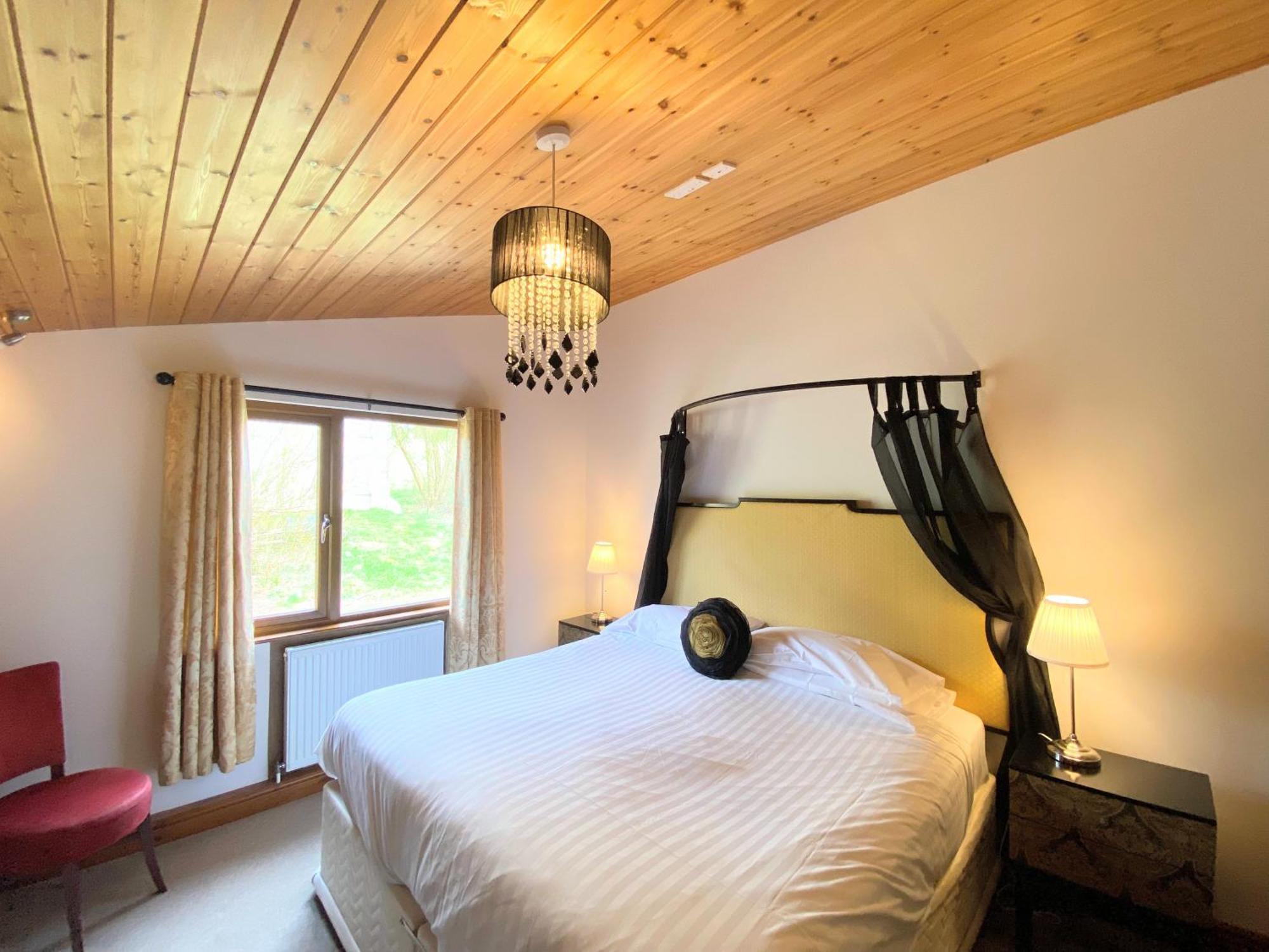 Torridon 12 With Private Hot Tub - Fife - Loch Leven - Lomond Hills Villa Kelty Buitenkant foto