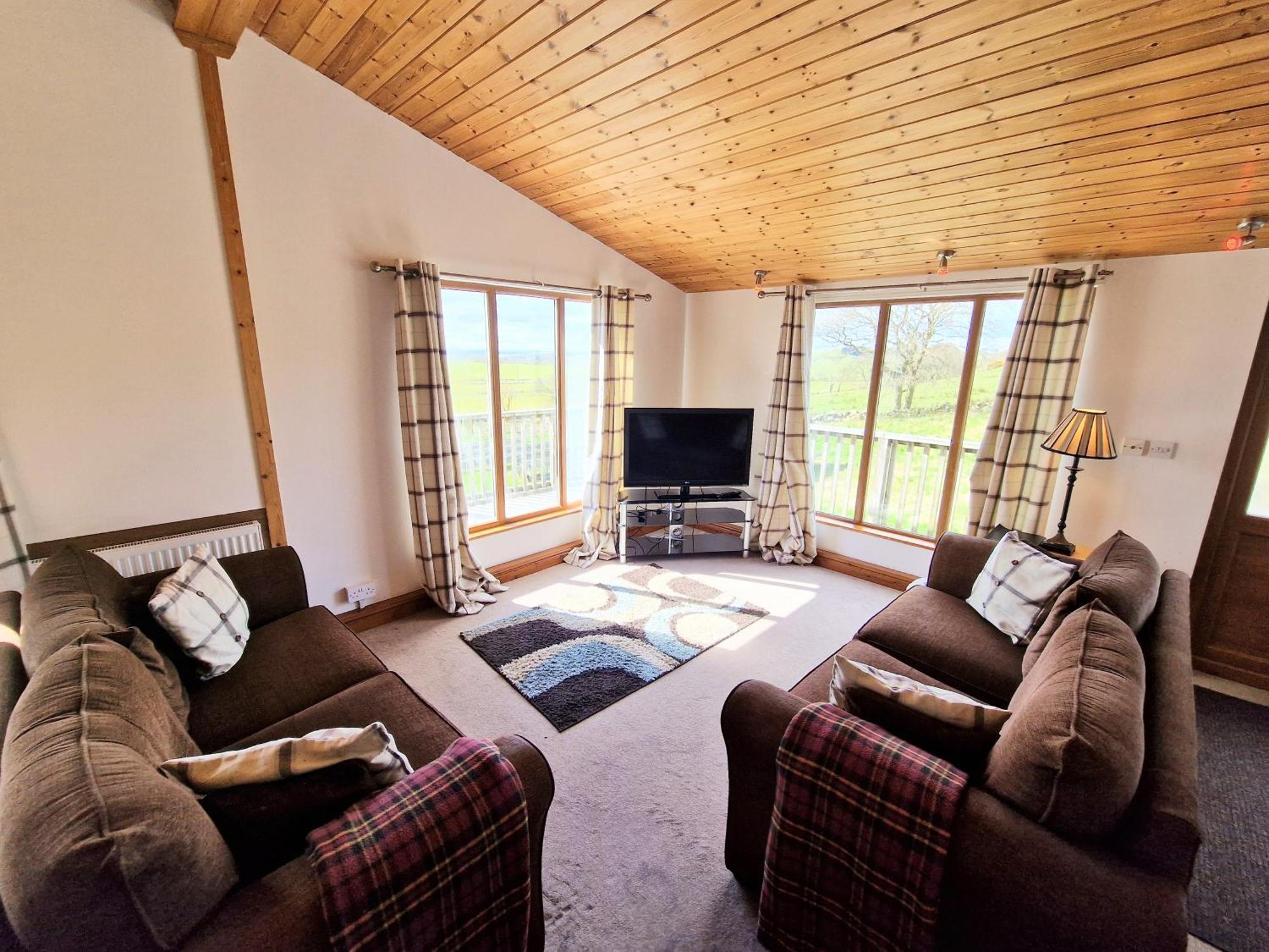 Torridon 12 With Private Hot Tub - Fife - Loch Leven - Lomond Hills Villa Kelty Buitenkant foto